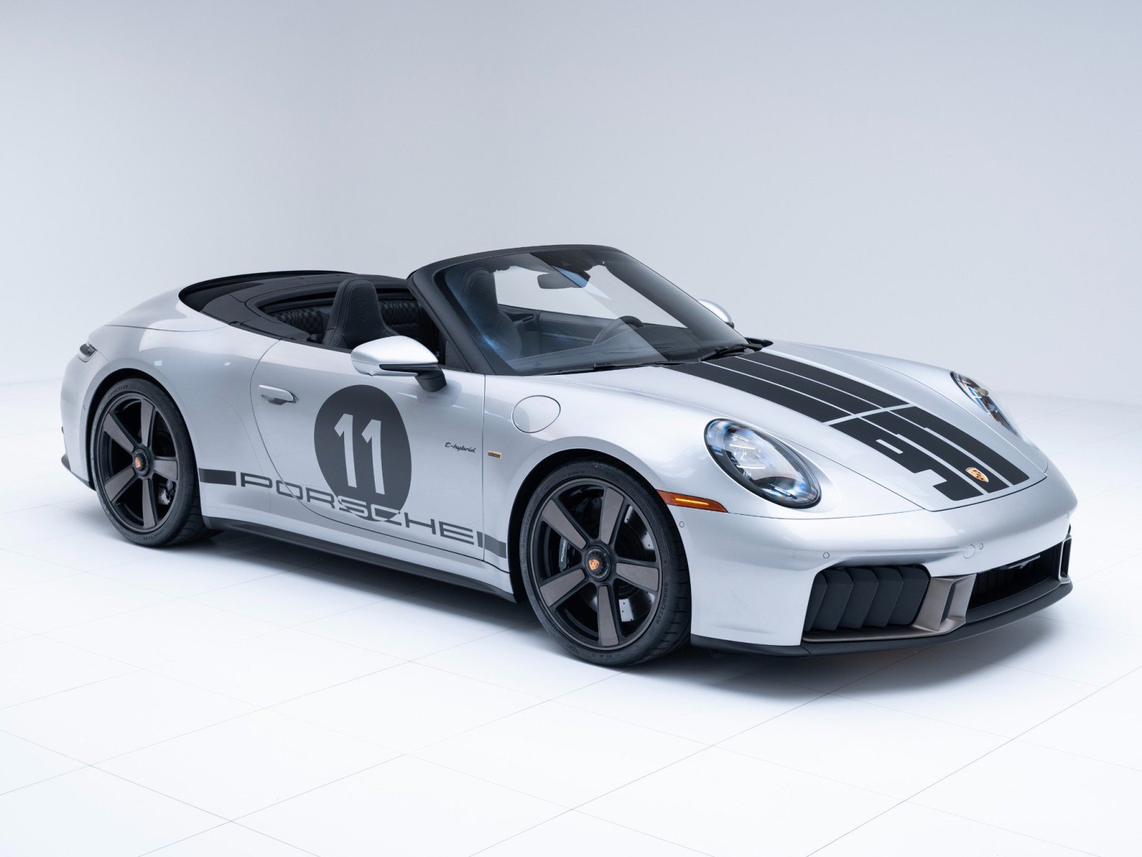 Certified 2026 Porsche 911 GTS image 7