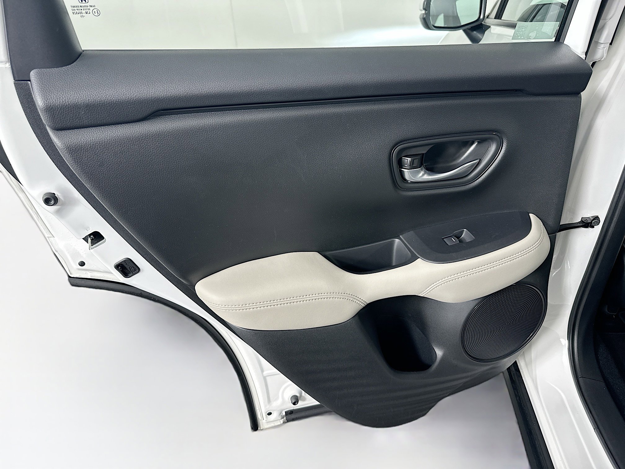 Used 2024 Honda HR-V LX image 25