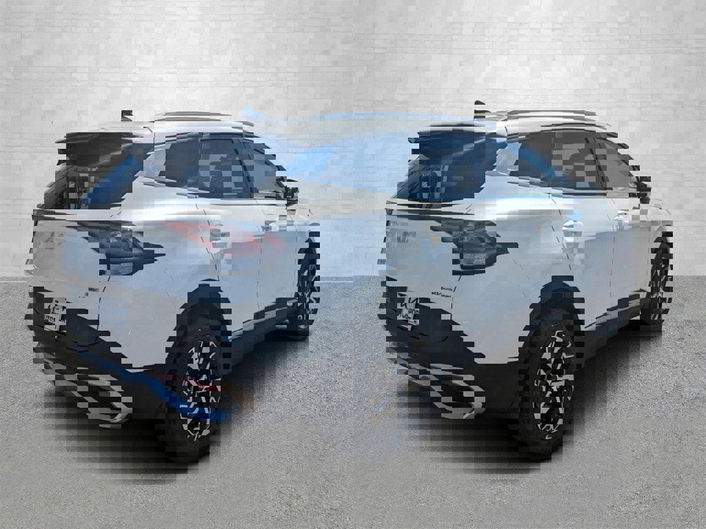 New 2024 Kia Sportage EX image 3