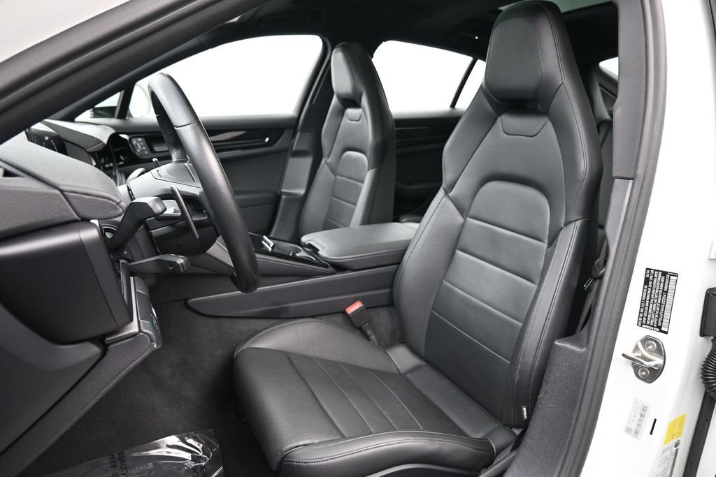 Certified 2025 Porsche Panamera RWD image 5