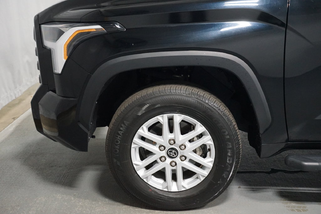 Used 2022 Toyota Tundra SR5 AWD/4WD image 5