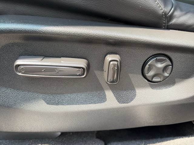 Used 2022 Honda CR-V Touring image 18