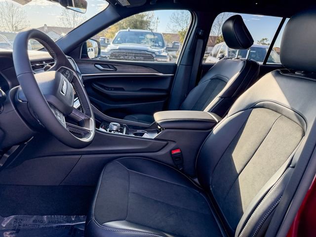 New 2026 Jeep Grand Cherokee Laredo image 12