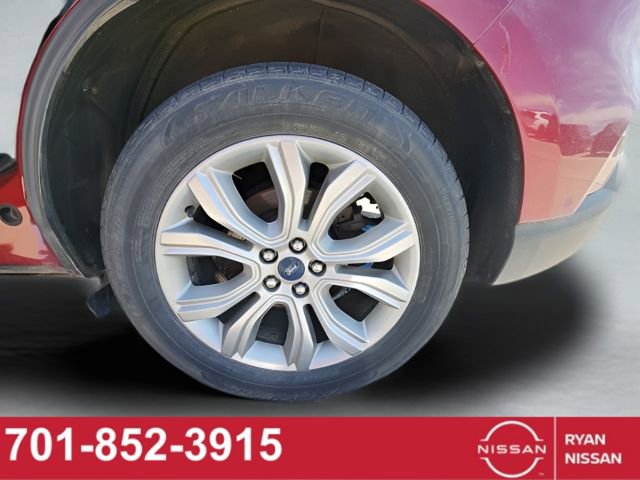 Used 2019 Ford Edge Titanium w/ Equipment Group 301A AWD/4WD image 12