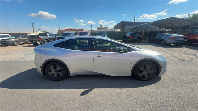Used 2023 Toyota Prius Prime Premium image 9