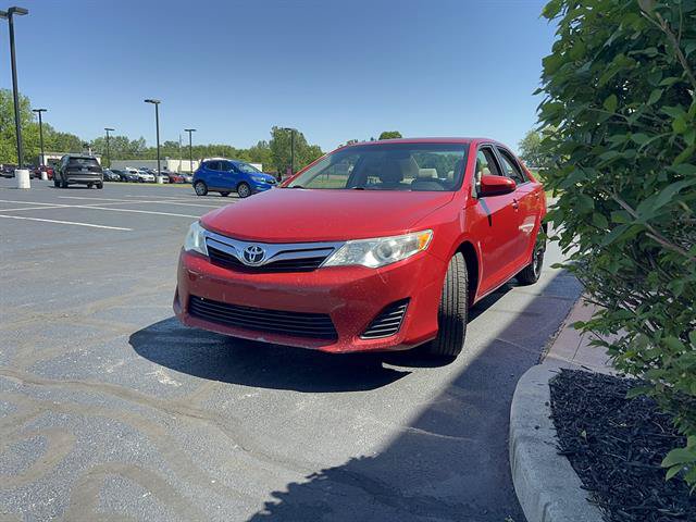 Used 2012 Toyota Camry LE FWD image 3