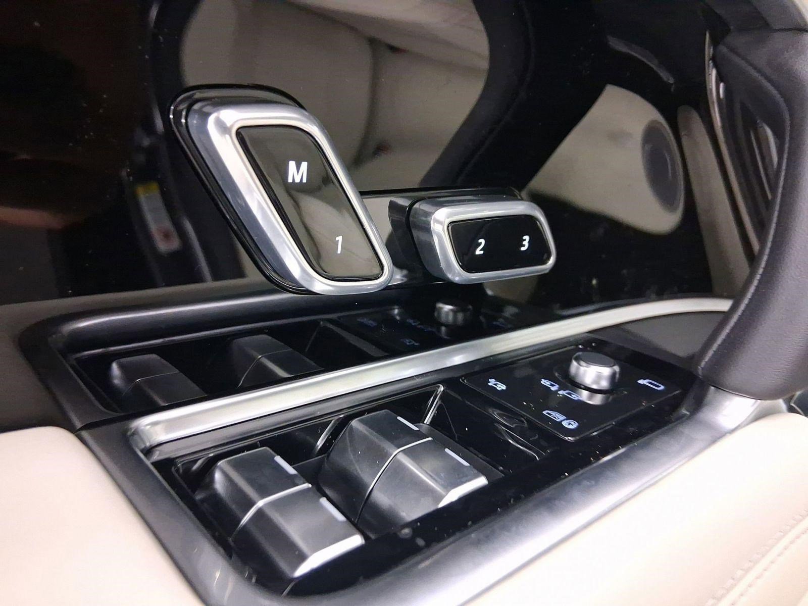 New 2026 Land Rover Range Rover SE image 21