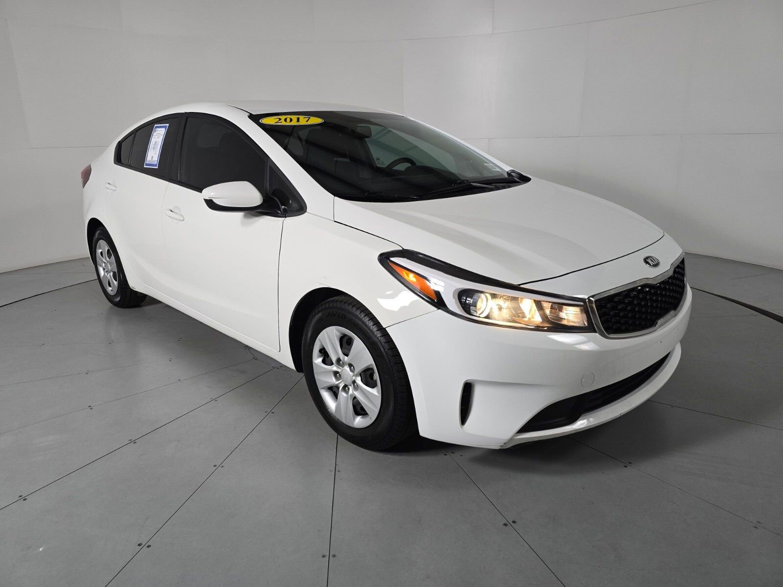 Used 2017 Kia Forte LX image 7