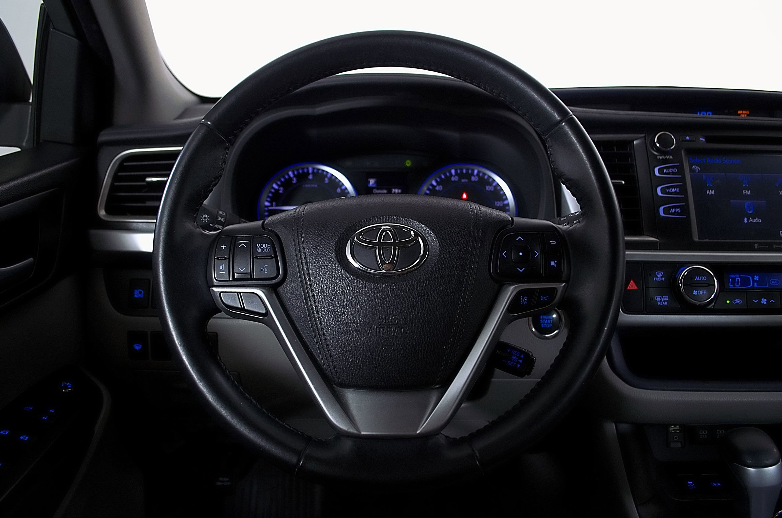 Used 2018 Toyota Highlander XLE image 26