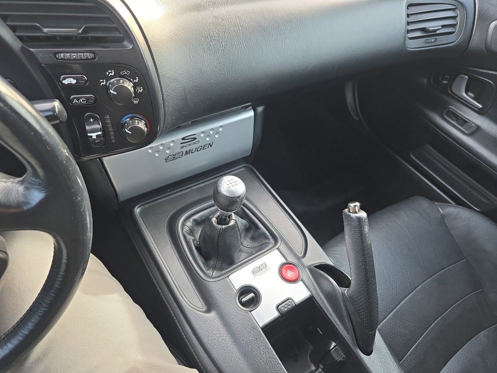 Used 2005 Honda S2000 image 11