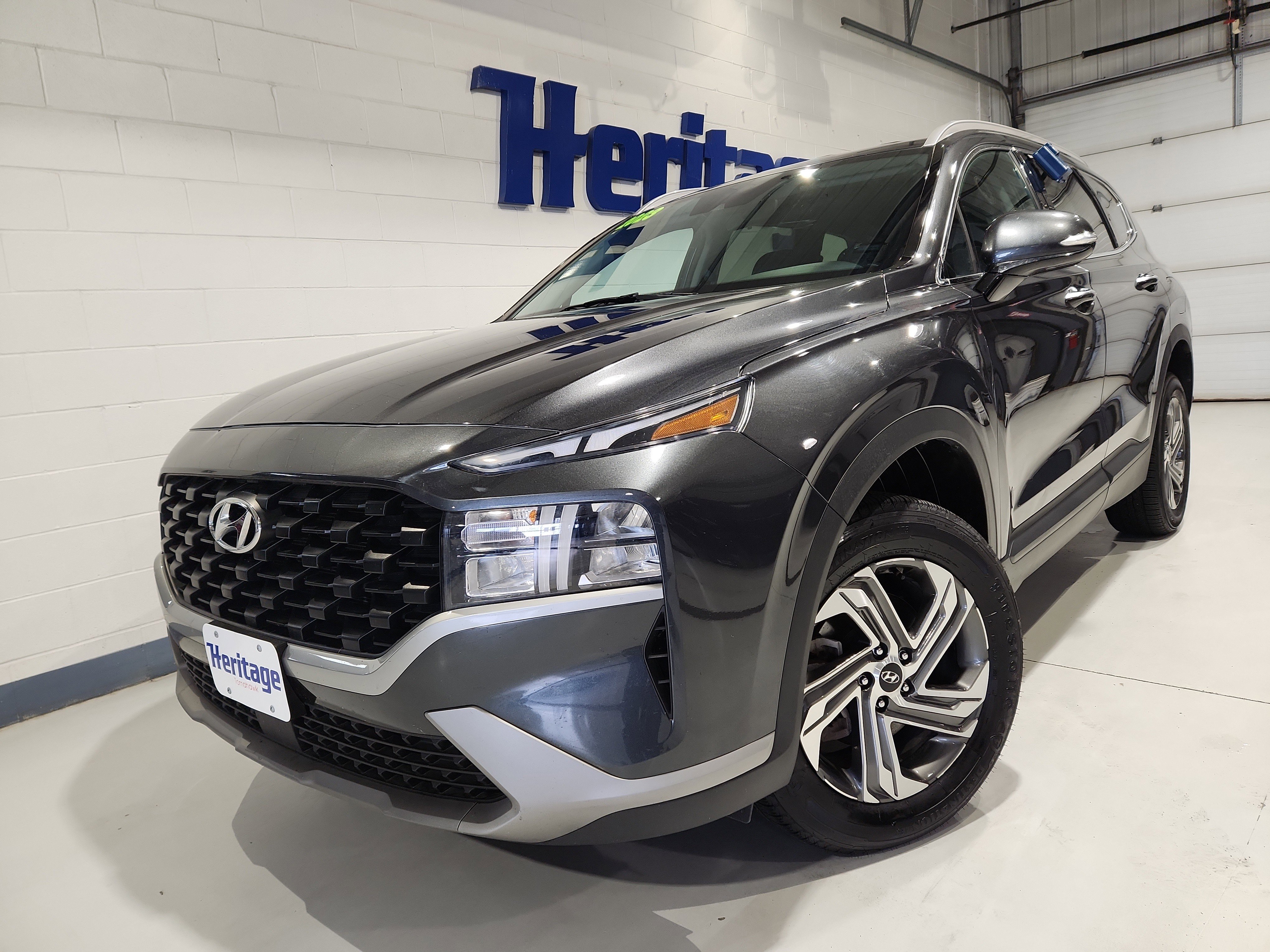 Used 2023 Hyundai Santa Fe SEL image 1
