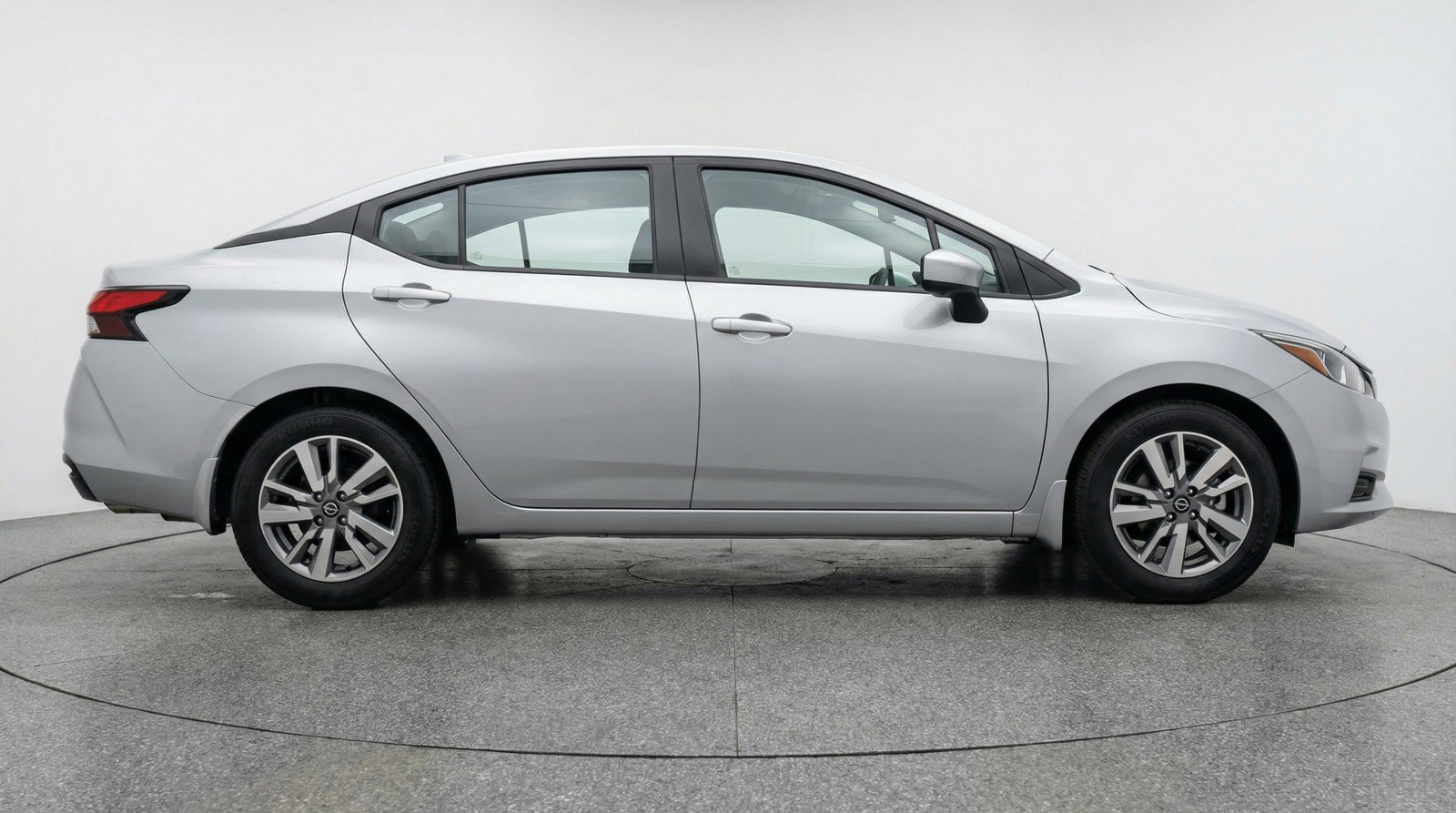 Used 2025 Nissan Versa SV FWD image 11