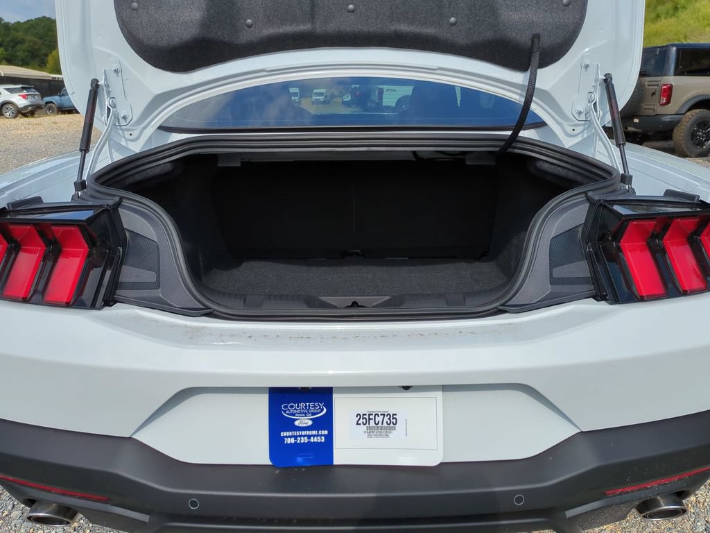 Used 2025 Ford Mustang Coupe RWD image 17
