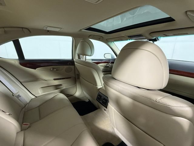 Used 2008 Lexus LS 460 RWD image 32