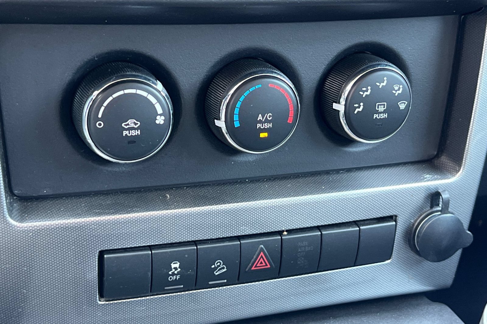 Used 2010 Jeep Liberty Sport w/ Popular Equipment Group AWD/4WD image 25
