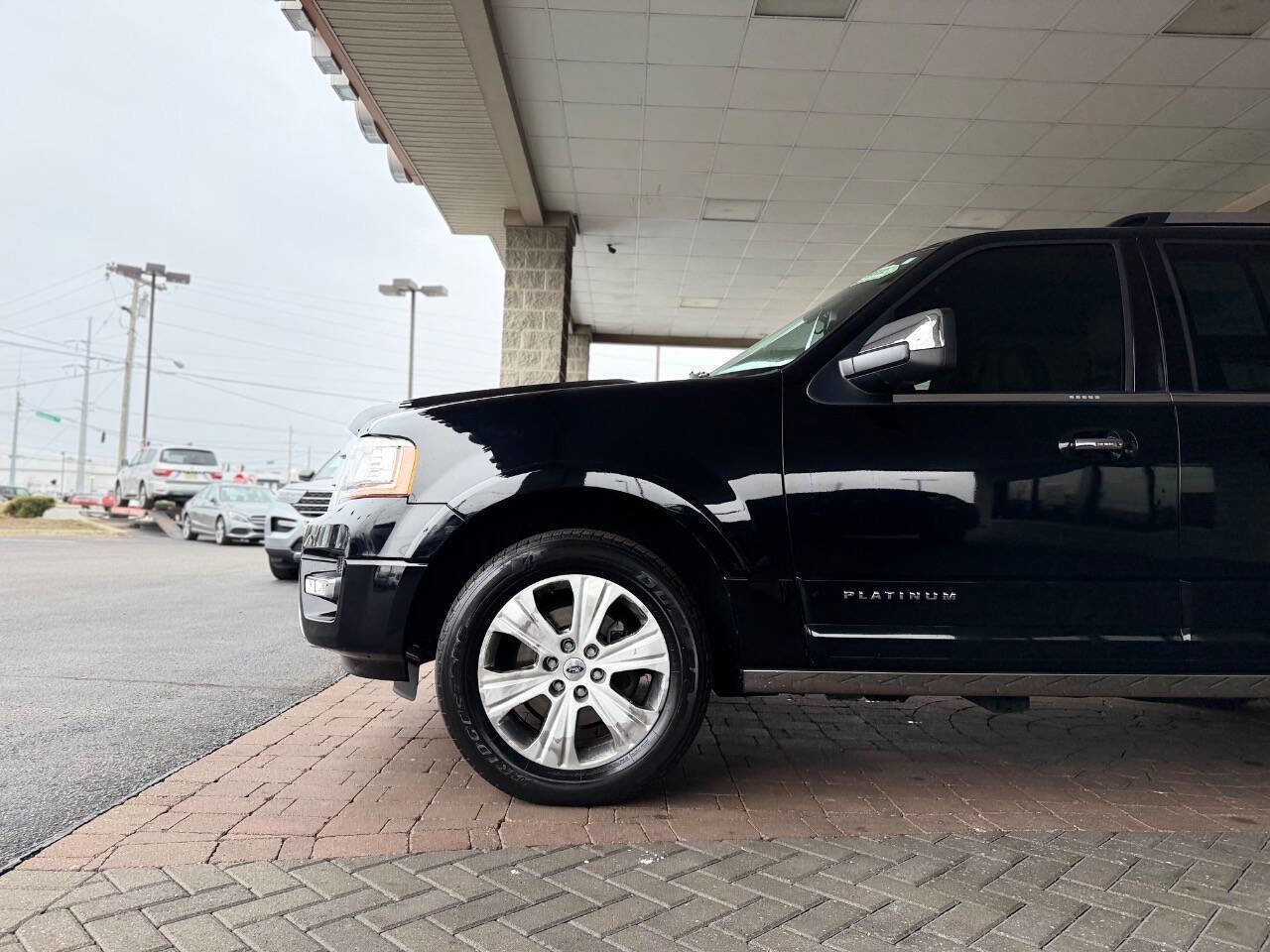 Used 2016 Ford Expedition Platinum image 5