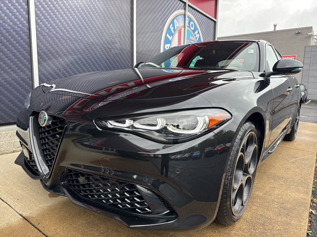 New 2025 Alfa Romeo Giulia AWD w/ Driving Assist Package image 10