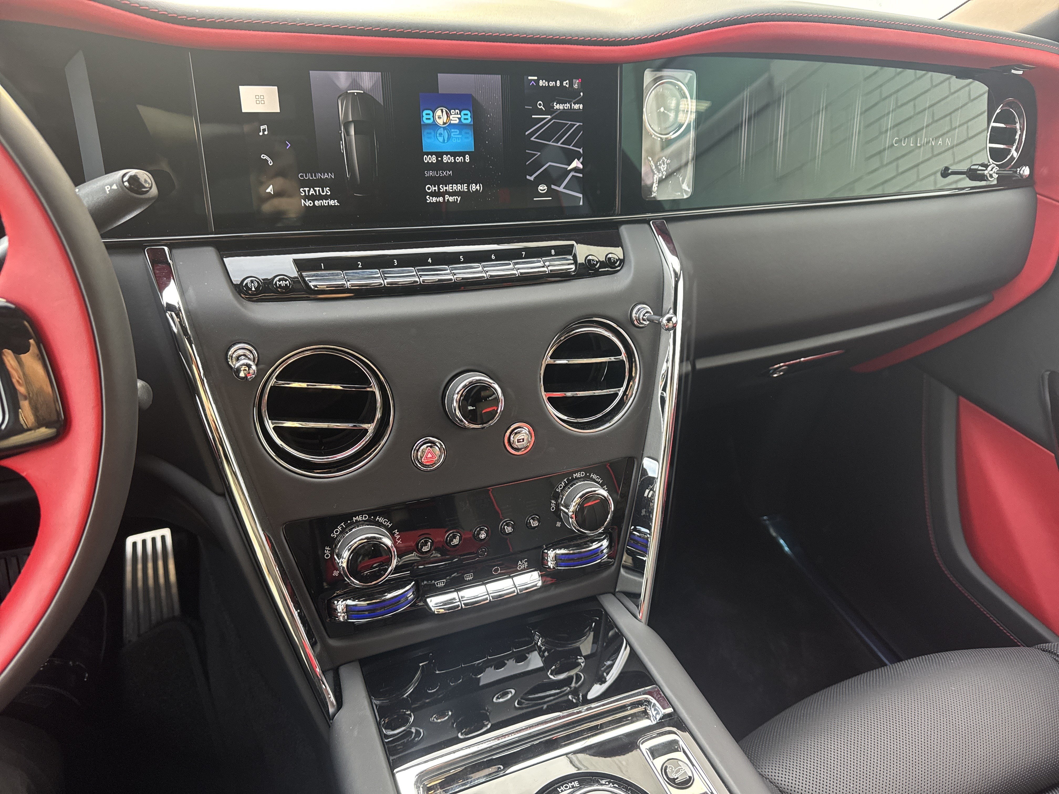 Certified 2025 Rolls-Royce Cullinan AWD/4WD image 22
