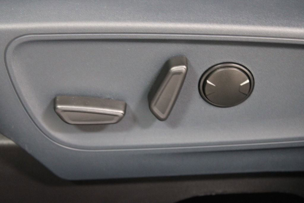 New 2026 Ford Maverick Lobo AWD/4WD image 18