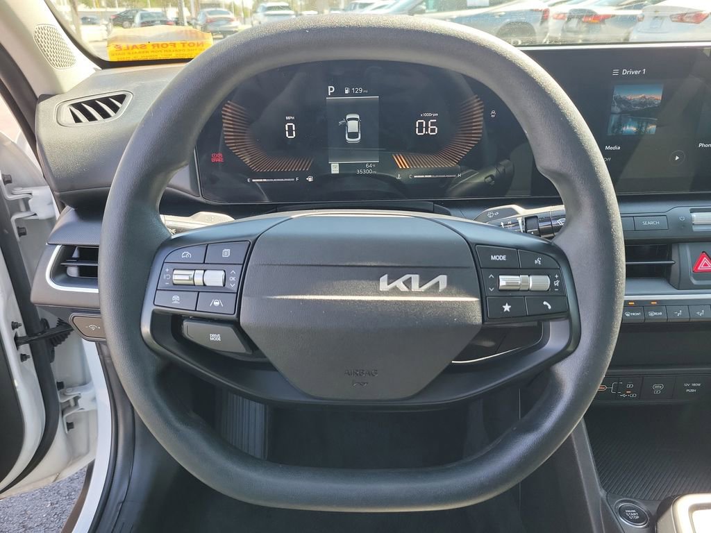 Used 2025 Kia K4 FWD image 23
