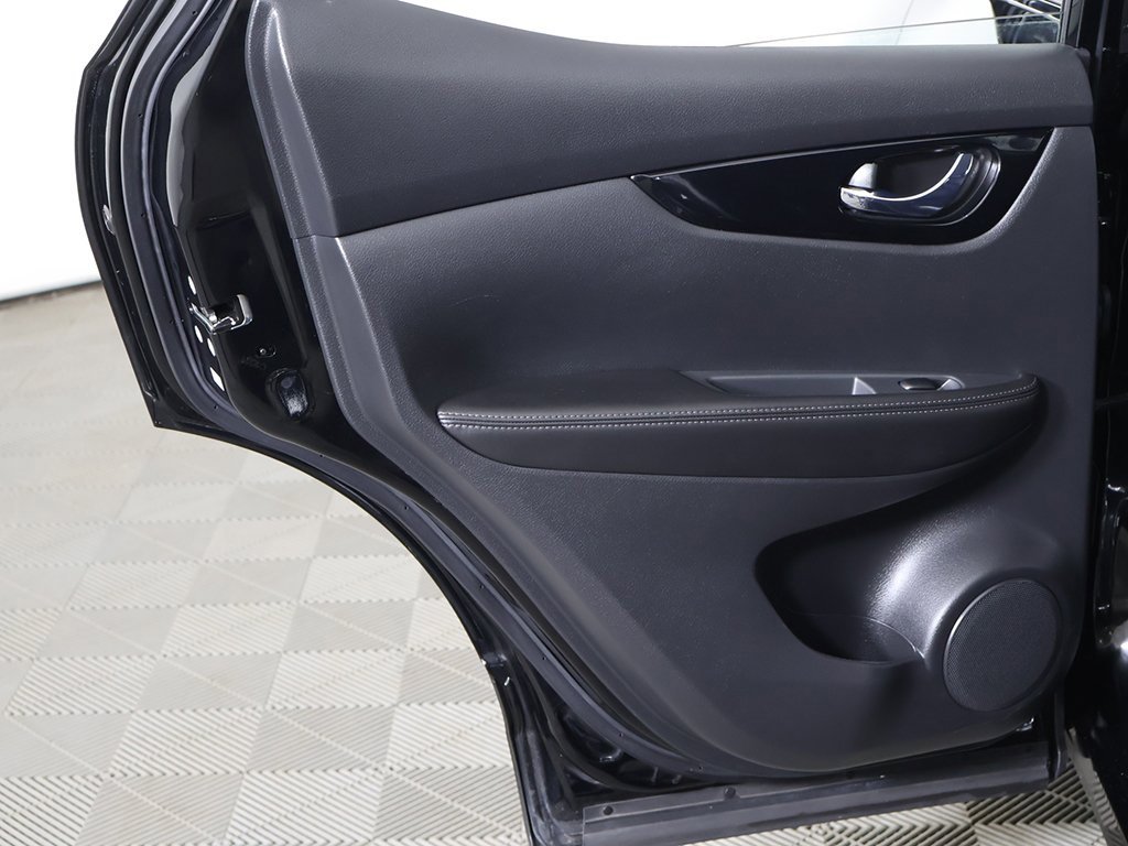 Used 2022 Nissan Rogue Sport SL w/ Premium Package image 27