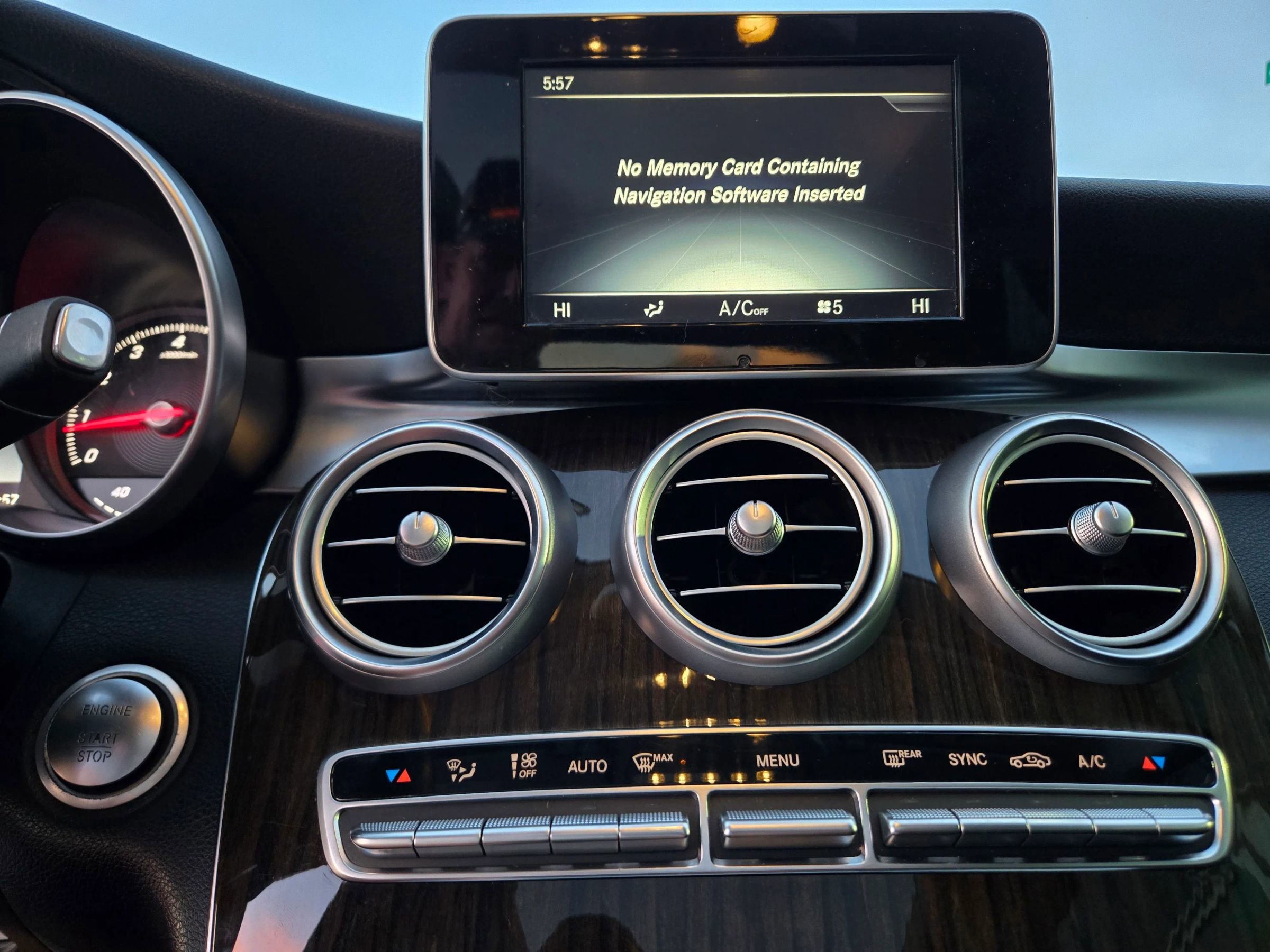 Used 2017 Mercedes-Benz C 300 4MATIC Sedan image 36