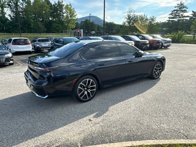 Used 2025 BMW 740i xDrive AWD/4WD image 30