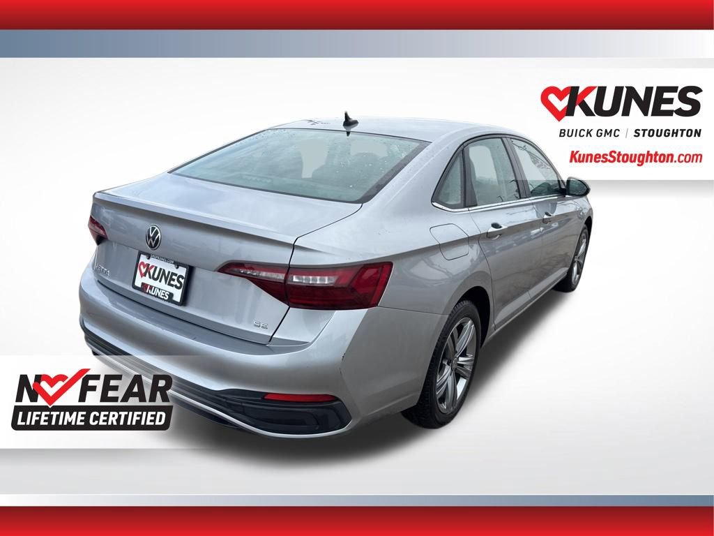Used 2024 Volkswagen Jetta SE image 10