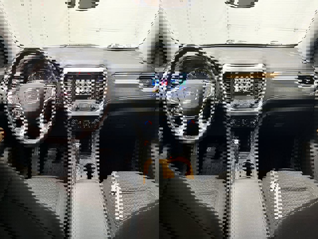 Used 2019 GMC Acadia SLE w/ Driver Alert Package I image 4