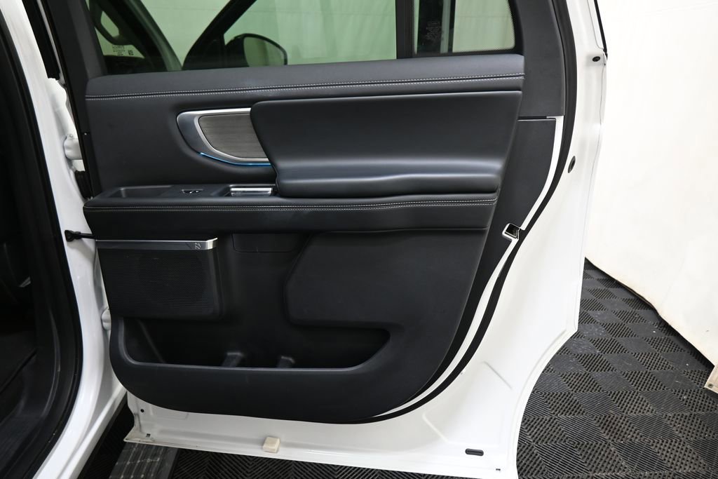 Used 2025 Ford Expedition Max Platinum image 28