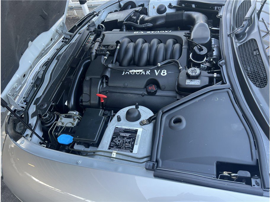 Used 1998 Jaguar XK8 Convertible image 21