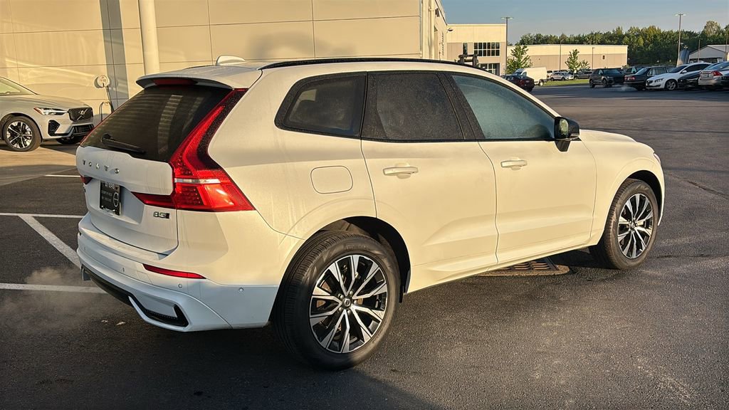 Certified 2025 Volvo XC60 B5 Plus AWD/4WD image 28