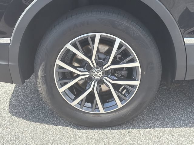 Used 2020 Volkswagen Tiguan SE FWD image 19