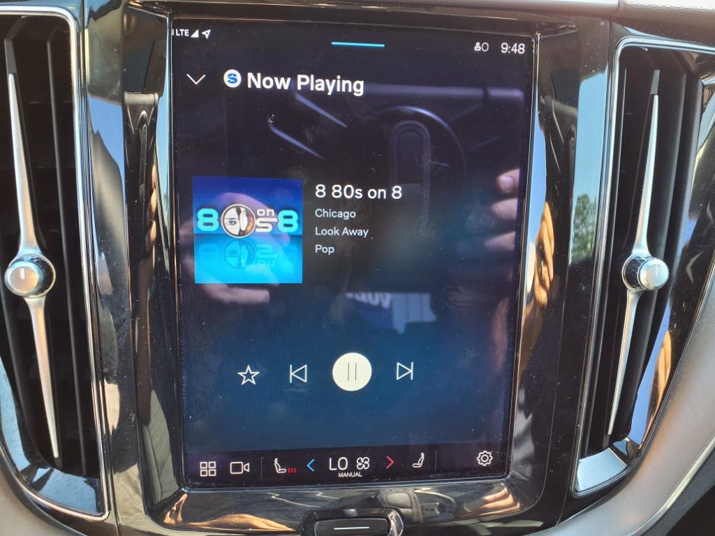 Certified 2023 Volvo XC60 B5 Core image 23