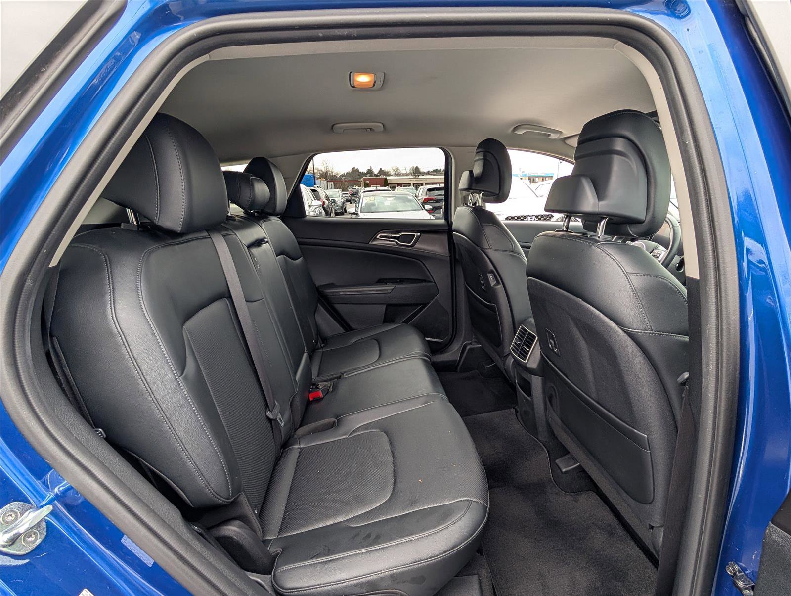 Used 2023 Kia Sportage EX AWD/4WD image 11