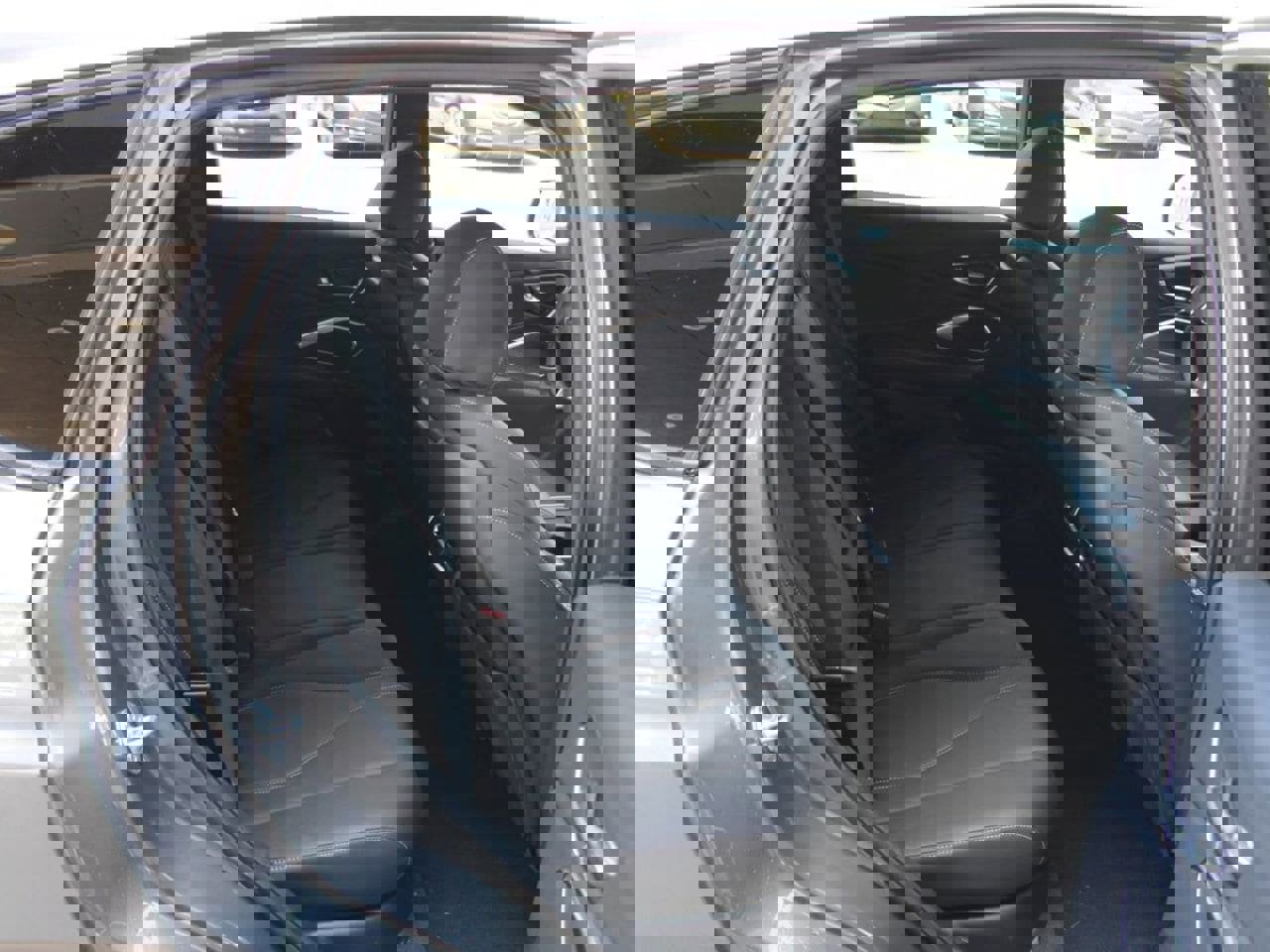 Used 2025 Acura RDX SH-AWD image 12