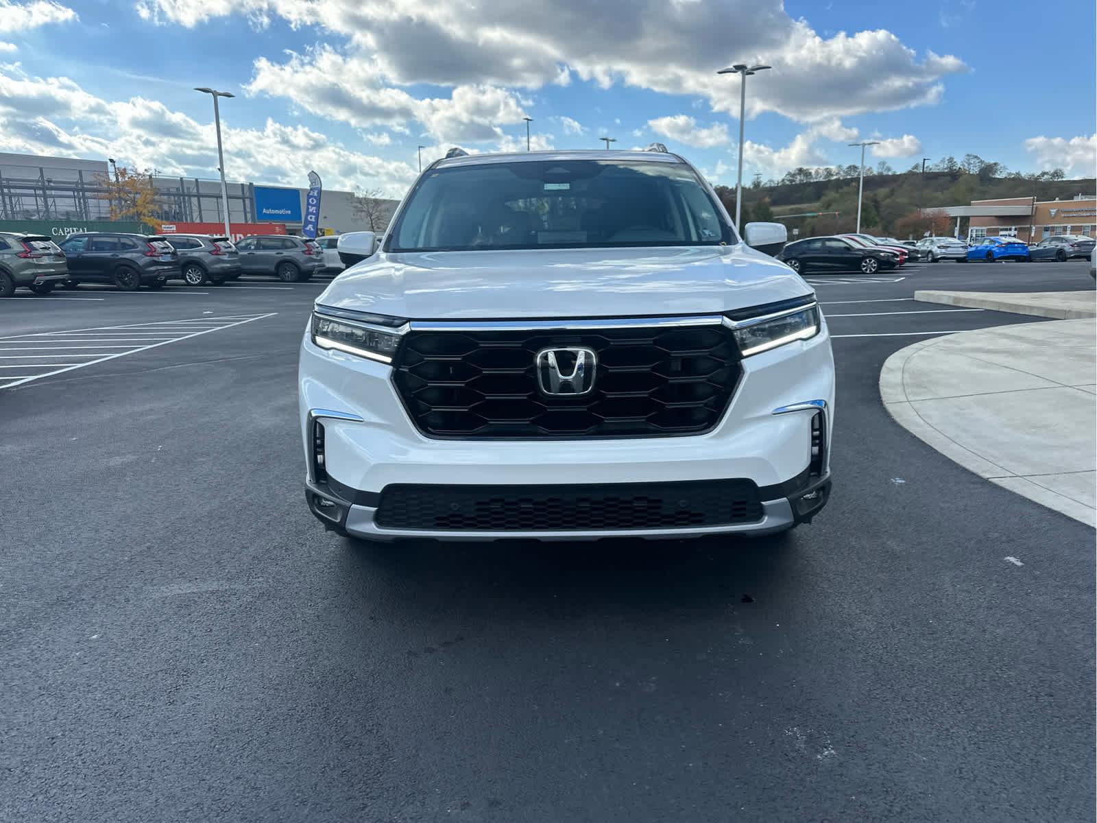 New 2025 Honda Pilot Touring image 4