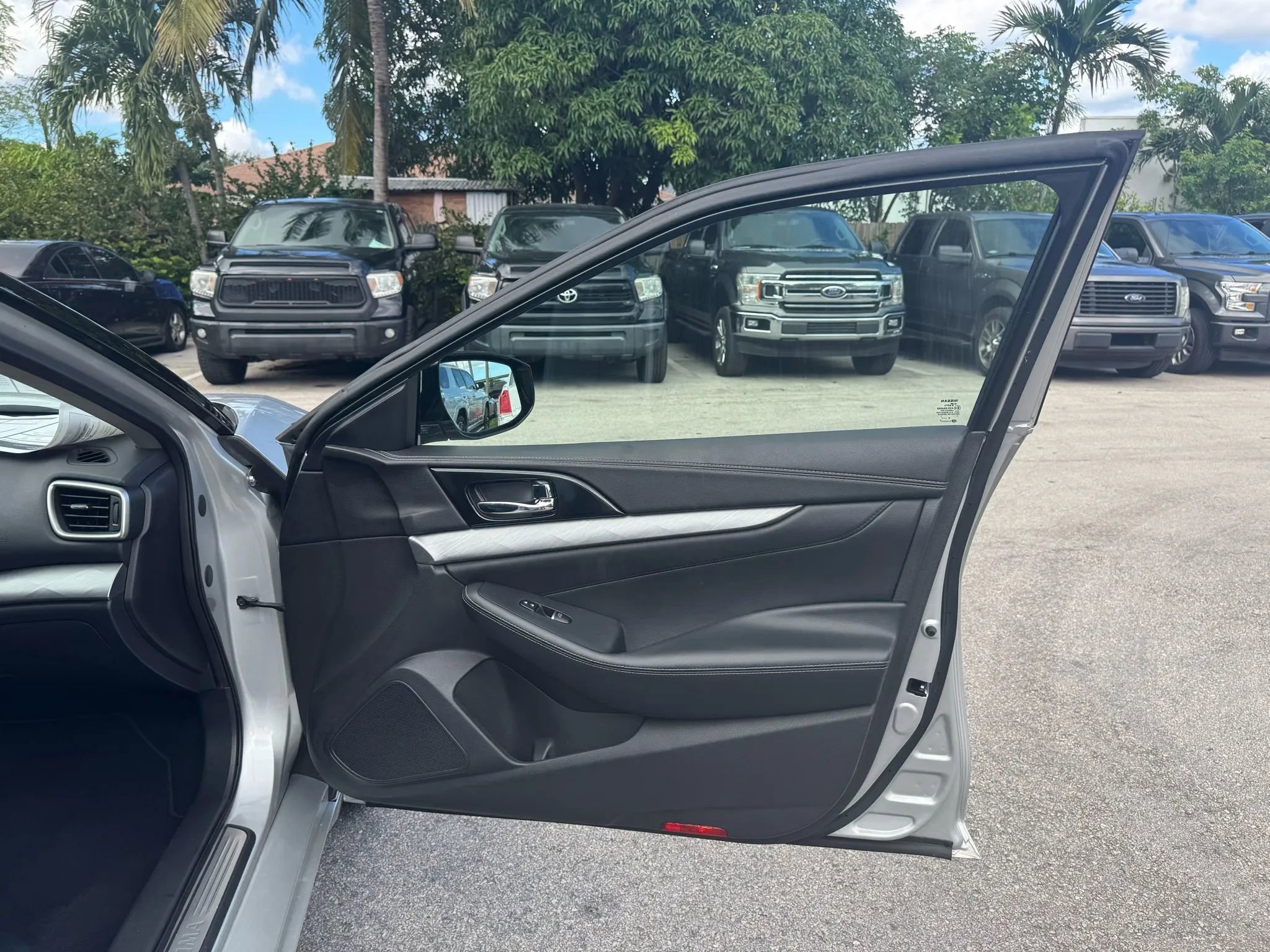 Used 2017 Nissan Maxima 3.5 SV image 16