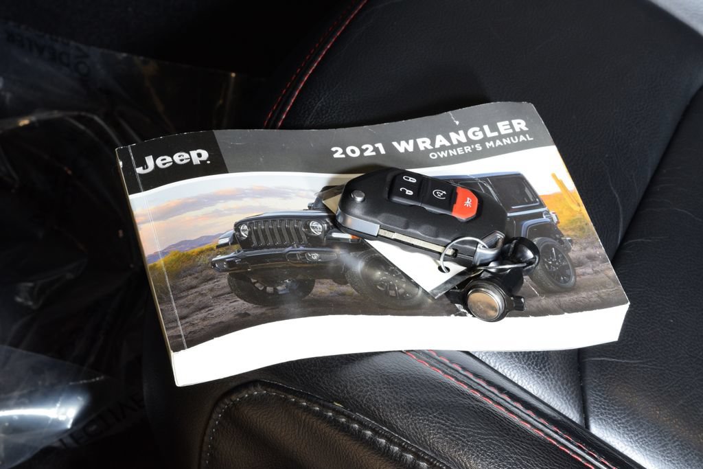 Used 2021 Jeep Wrangler Unlimited Rubicon AWD/4WD image 39