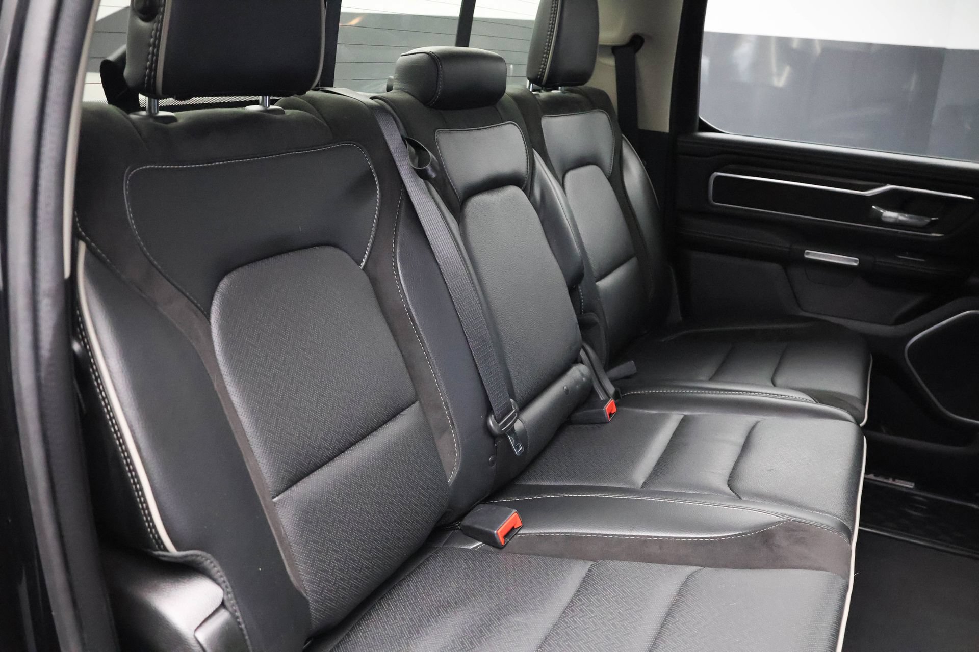 Used 2022 RAM 1500 Laramie AWD/4WD image 28