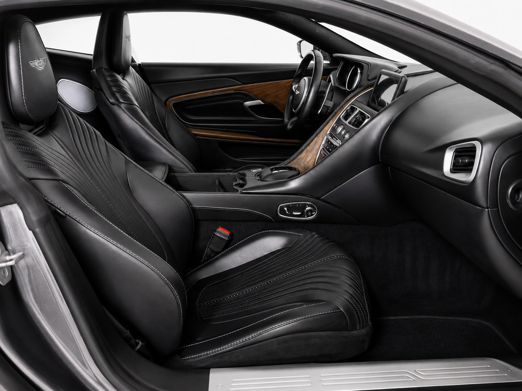 Used 2018 Aston Martin DB11 Coupe RWD image 6