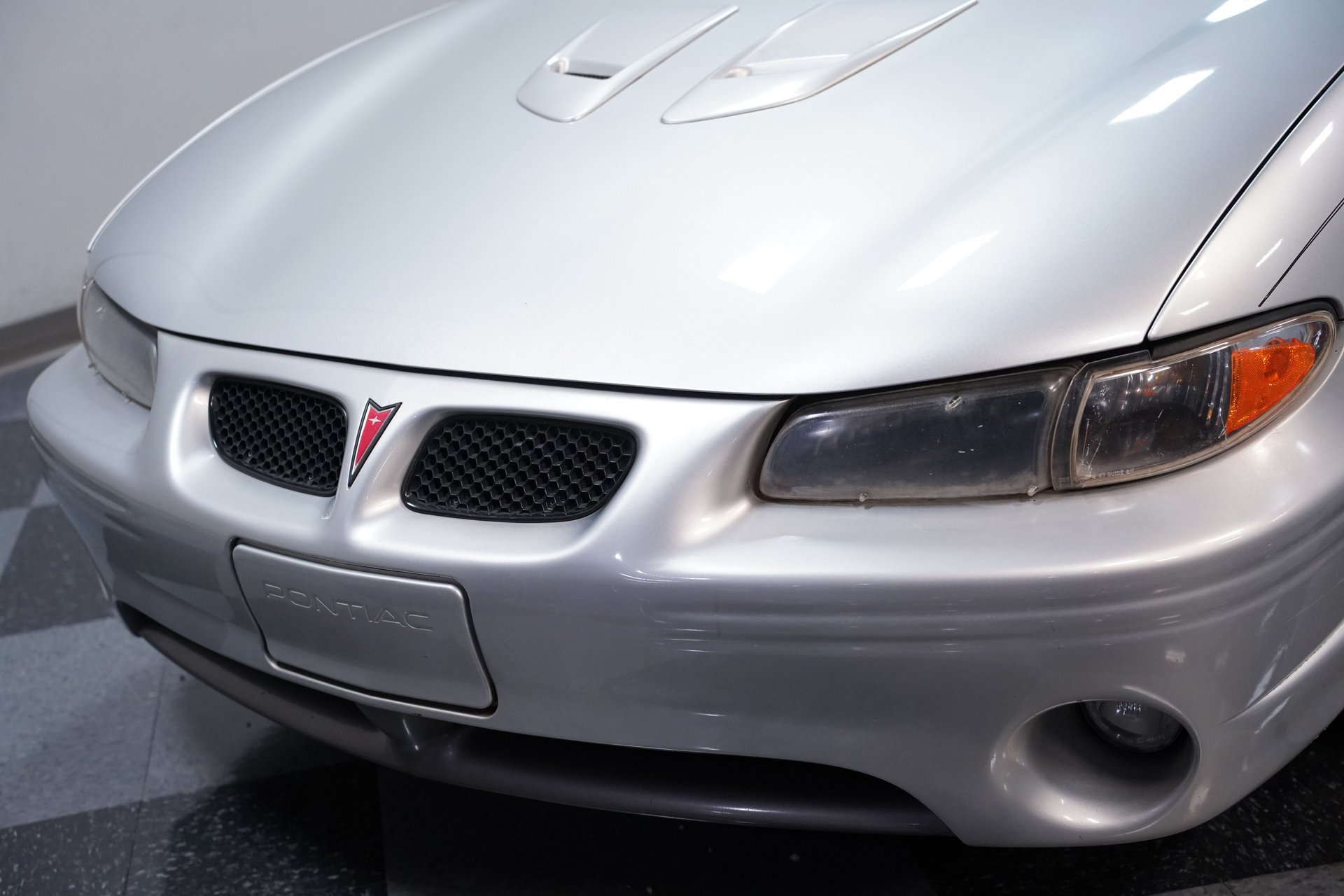 Used 2000 Pontiac Grand Prix GTP w/ Opt Pkg FWD image 17