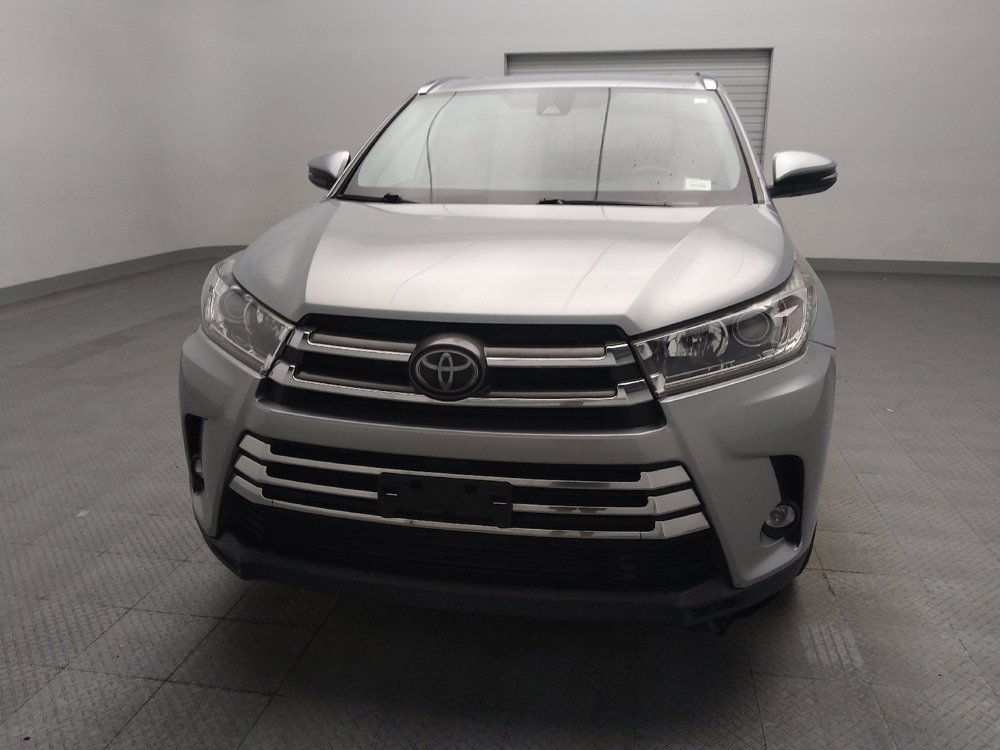 Used 2019 Toyota Highlander Limited FWD image 15