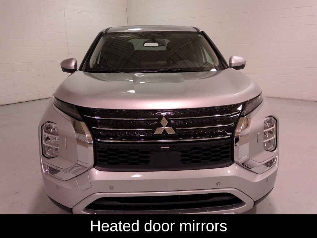 New 2025 Mitsubishi Outlander SE image 9