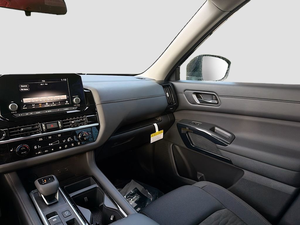 New 2025 Nissan Pathfinder SV image 25