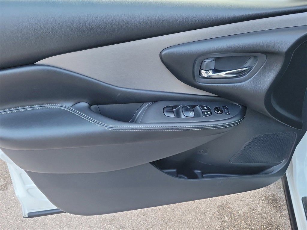 Certified 2024 Nissan Murano SV w/ SV Midnight Edition Package image 15