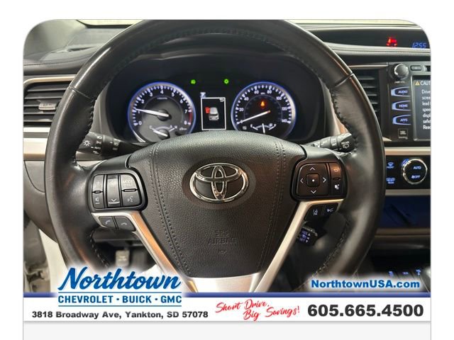 Used 2018 Toyota Highlander Limited image 15
