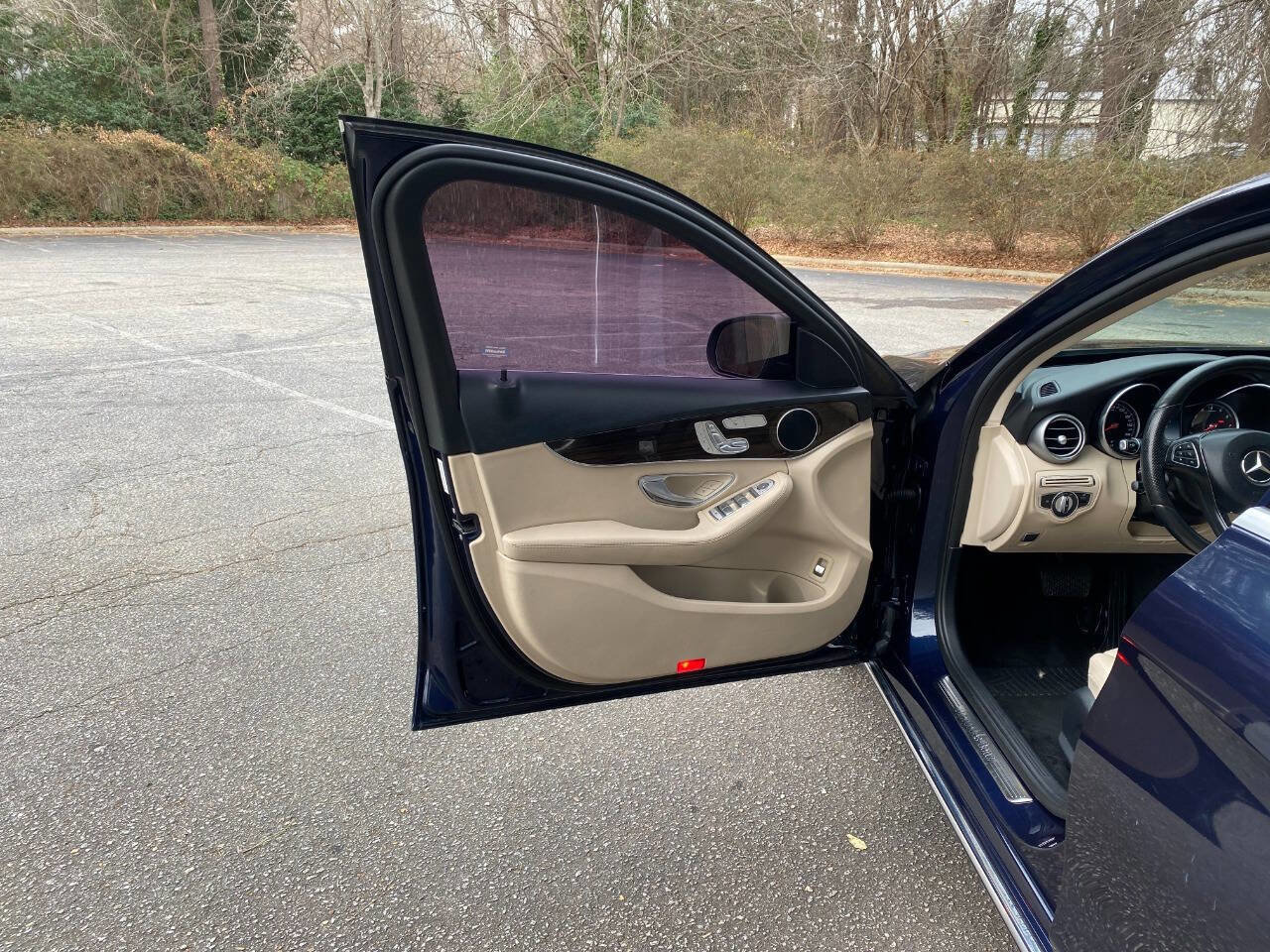 Used 2017 Mercedes-Benz C 300 4MATIC Sedan image 11