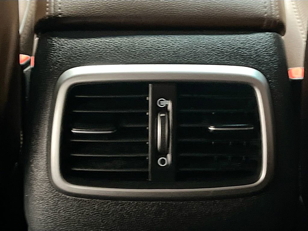Used 2020 Kia Sorento SX image 27