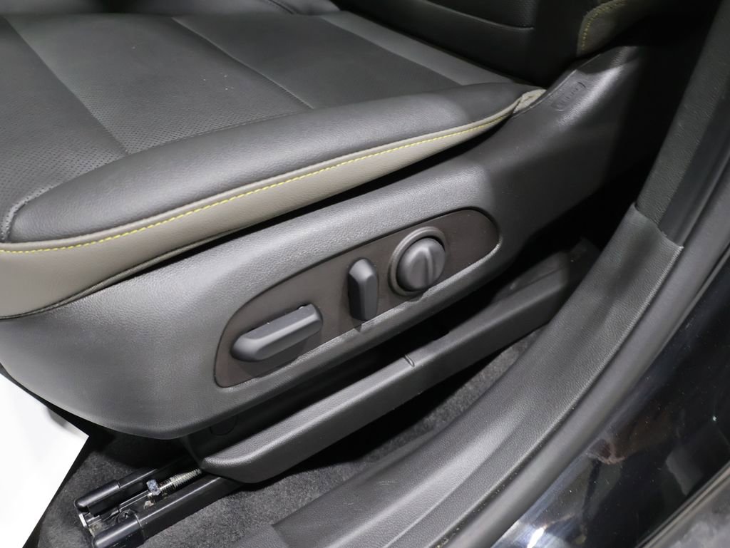 Used 2025 Chevrolet Trax ACTIV w/ Driver Confidence Package image 12